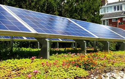 Abri de jardin avec toiture photovoltaïque