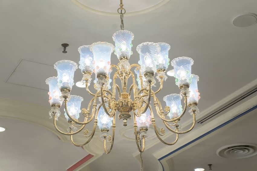 Lustre coller au plafond